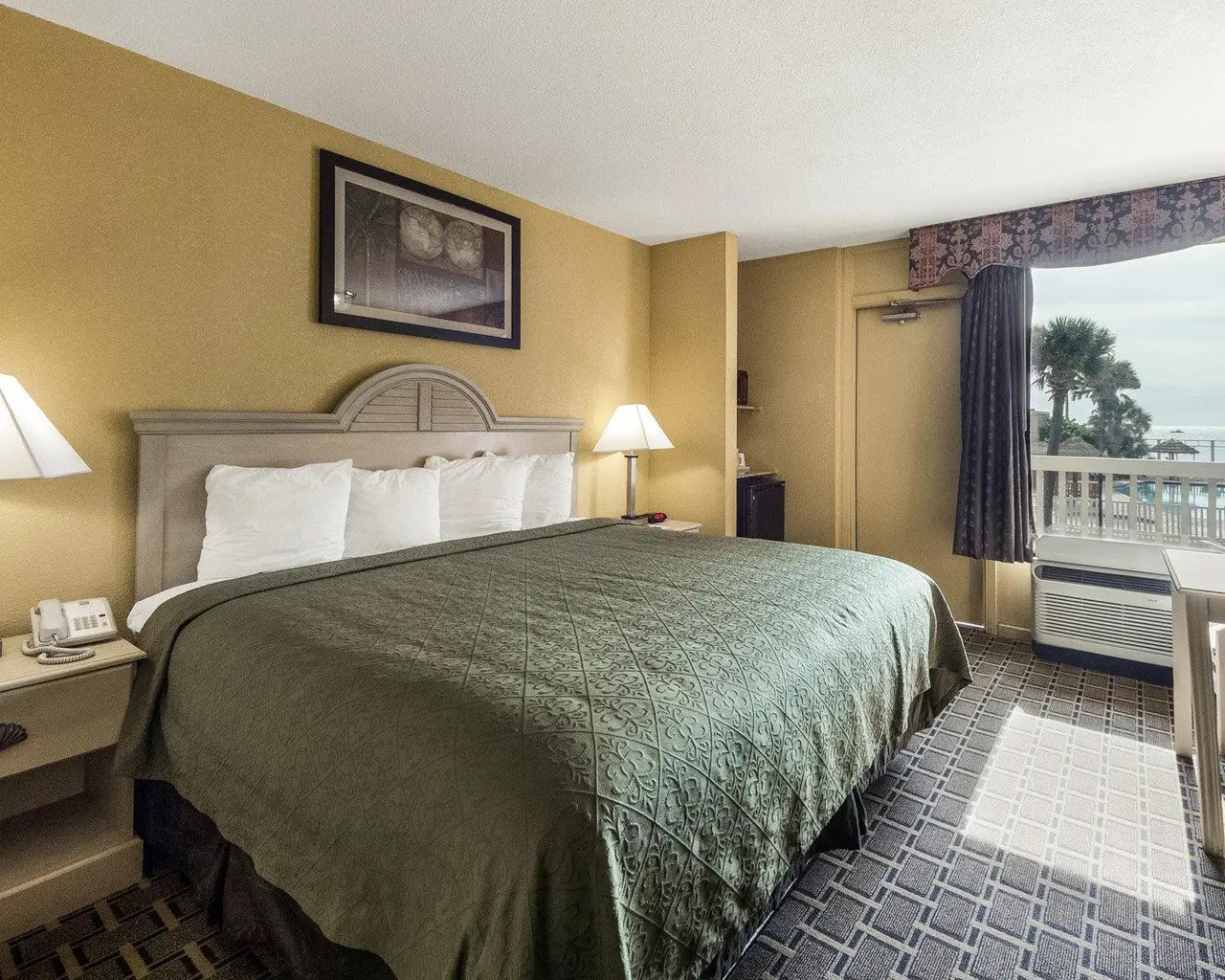Suite Hospitality Non-Smoking King Ocean View ADA